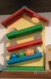 Gioco in legno casa rampa per palline