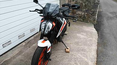 KTM duke 890 r