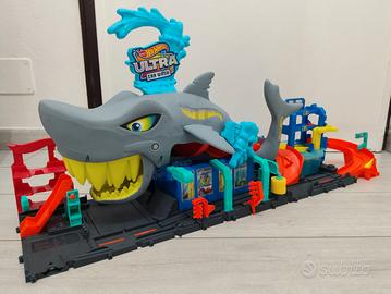 Hot Wheels City Ultra Shark Car Wash