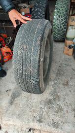 Pneumatici fuoristrada con cerchi