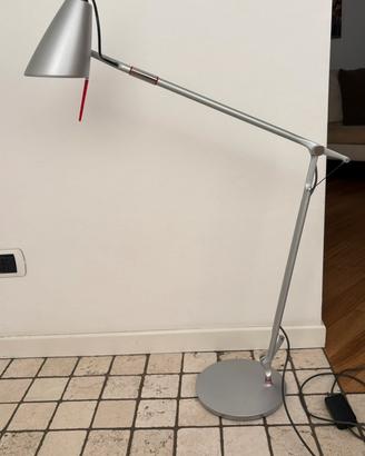 Lampada da tavolo Leo MK2 di Nemo Cassina silver