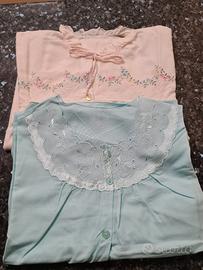 coppia di graziose camicie da notte