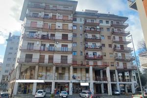 4 vani, ripostiglio/lavanderia e wc, arredato