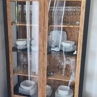 Vetrina in stile country farmhouse 
