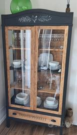 Vetrina in stile country farmhouse 