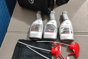Toyota kit borsa con 3 detergenti originali Nuovi 