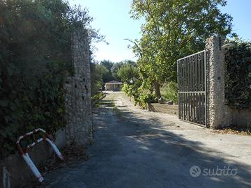 Deliziosa casa di campagna in C/da Santa Lucia