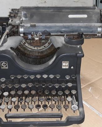 Antica macchina scrivere olivetti m 40