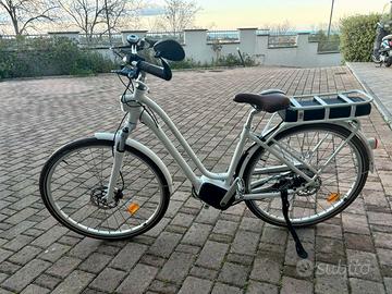 BICILETTA ELETTRICA bianca