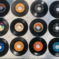 Lotto di 12 DISCHI VINILE 45 GIRI (stock)