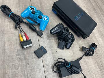 Play Station 2 completa di accessori