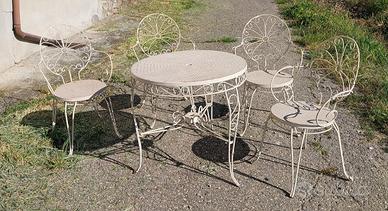 tavolo e sedie vintage in ferro 