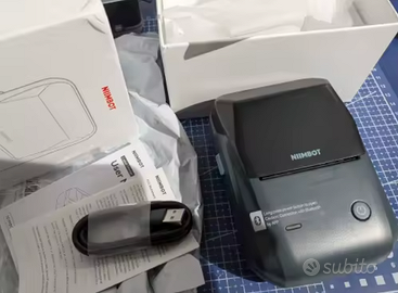 Stampante termica portatile NIIMBOT B1 con nastri