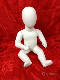 Bambino seduto