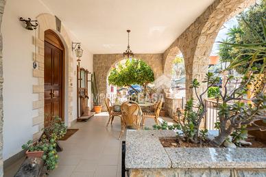 6 VANI Mq 160 Piano Terra, corte in esclusiva