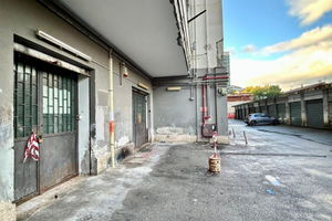 Posto moto interno, via Filippo di Giovanni