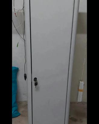 Armadio un Pvc 1 anta da esterno/interno 
interno
