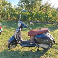 VESPA GRANTURISMO 200