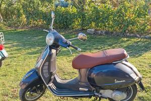 VESPA GRANTURISMO 200