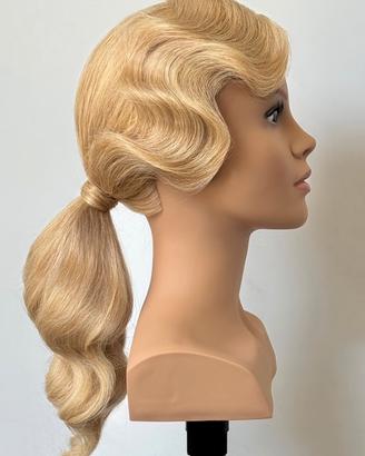 Testa parrucchiere bionda l'image Louisa+cavallett