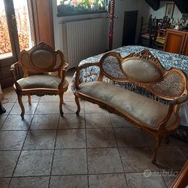 Divanetto e poltrona Luigi XVI di Francia