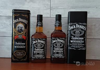 2 Jack Daniel's Tennessee Whisky