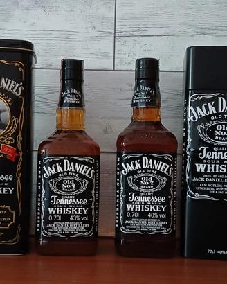 2 Jack Daniel's Tennessee Whisky