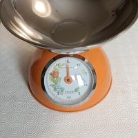 bilancia colore arancio, thun, nuova mai usata