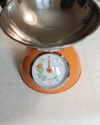 bilancia colore arancio, thun, nuova mai usata