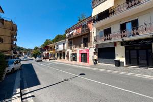 Valmontone: locale commerciale