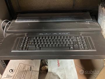 macchina da scrivere elettronica Olivetti ET 112.