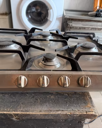 Piano cottura 4 fuochi a gas inox - smeg