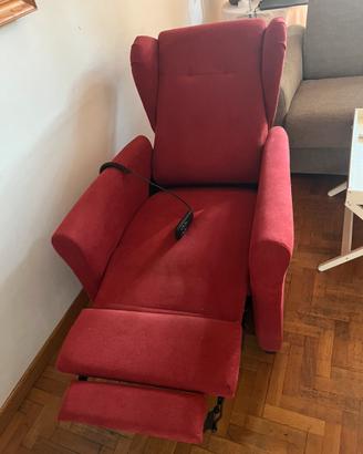 poltrona meccanica alzapersona