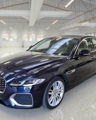 JAGUAR XF 2.0 250 CV SE AUTO 4 PORTE BERLINA