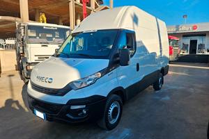 IVECO DAILY 35-120 FURGONATO E PEDANA-2019