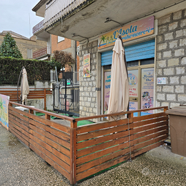 Locale commerciale negozio con parcheggio