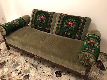 Divano Letto Vintage in Velluto Verde