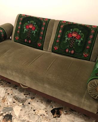 Divano Letto Vintage in Velluto Verde