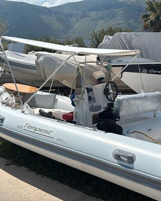gommone capelli tempest 5 metri  yamaha 40 cv