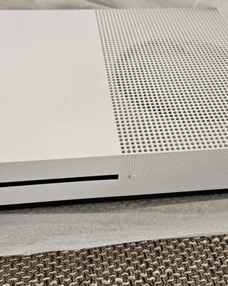 XBOX ONE S 1 TB