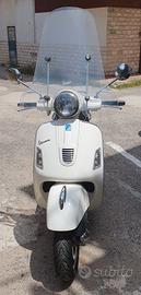Piaggio Vespa 300 GTS