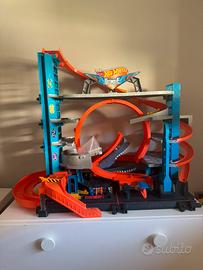 Hot wheels city Ultimate garage squalo