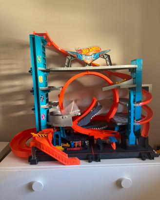 Hot wheels city Ultimate garage squalo