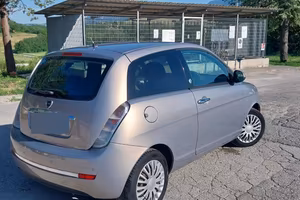 lancia ypsilon 2010 gpl