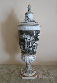 Capodimonte, grande vaso (potiche) con coperchio