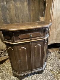 Cassettiera in legno porta televisione