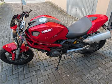 Ducati Monster 696+