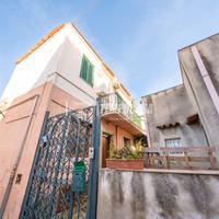 APPARTAMENTO SU DUE LIVELLI IN VIA DEI QUINTILI!