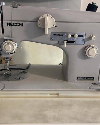 Necchi 504 macchina da cucire vintage