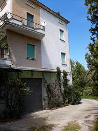 Casa Singola Montefiore con Corte e Terreno